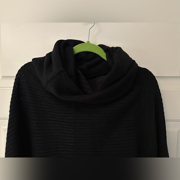 BCBGMAXAZRIA Black Knit Fringe Poncho/Wrap - Picture 3 of 7